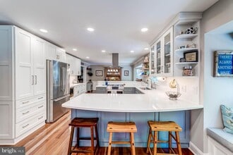 Building Photo - 13930 S Springs Dr