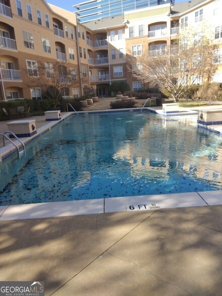 Building Photo - 10 Perimeter Summit Blvd