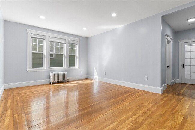 Building Photo - 570 Harvard St