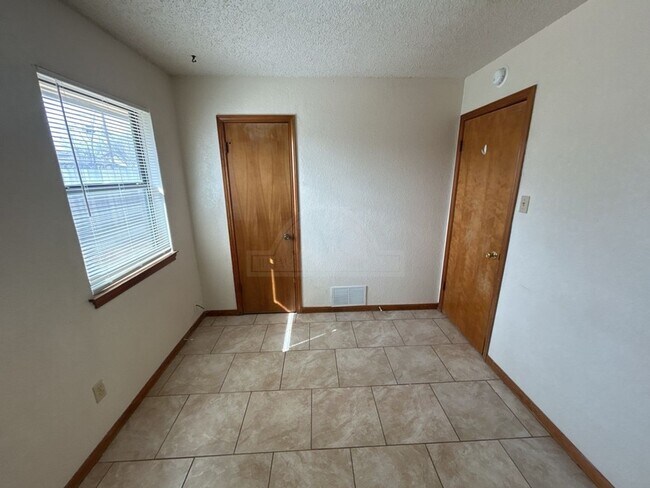 Building Photo - 4308 Shawn Dr