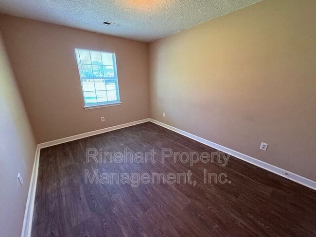 Building Photo - 1117 Southland Dr