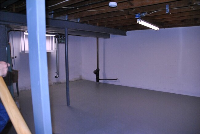 Building Photo - 1165 Whitney Road East
