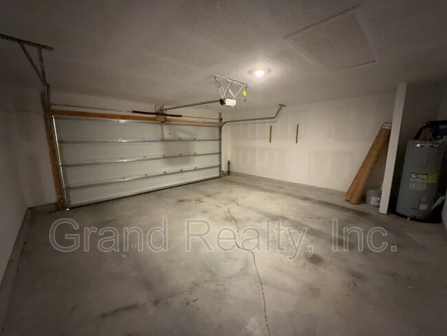 Building Photo - 9330 Tara Cir