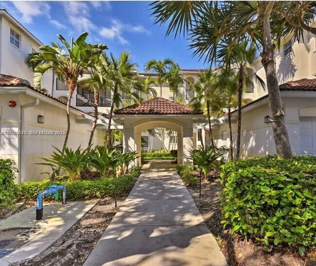 Building Photo - 3135 NE 184th St