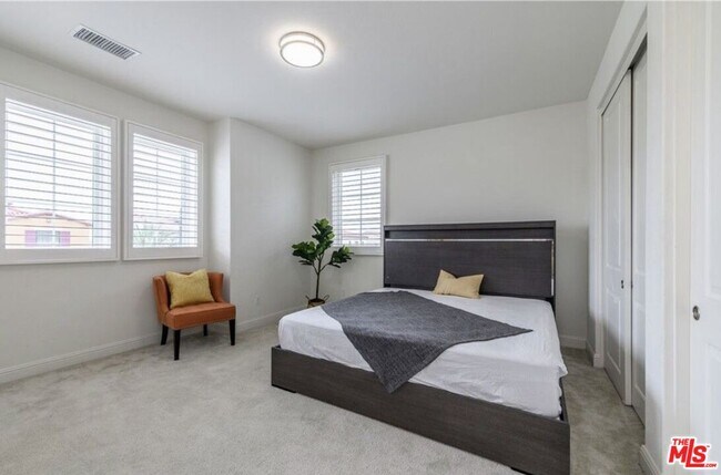 Building Photo - 20231 Bentley Way