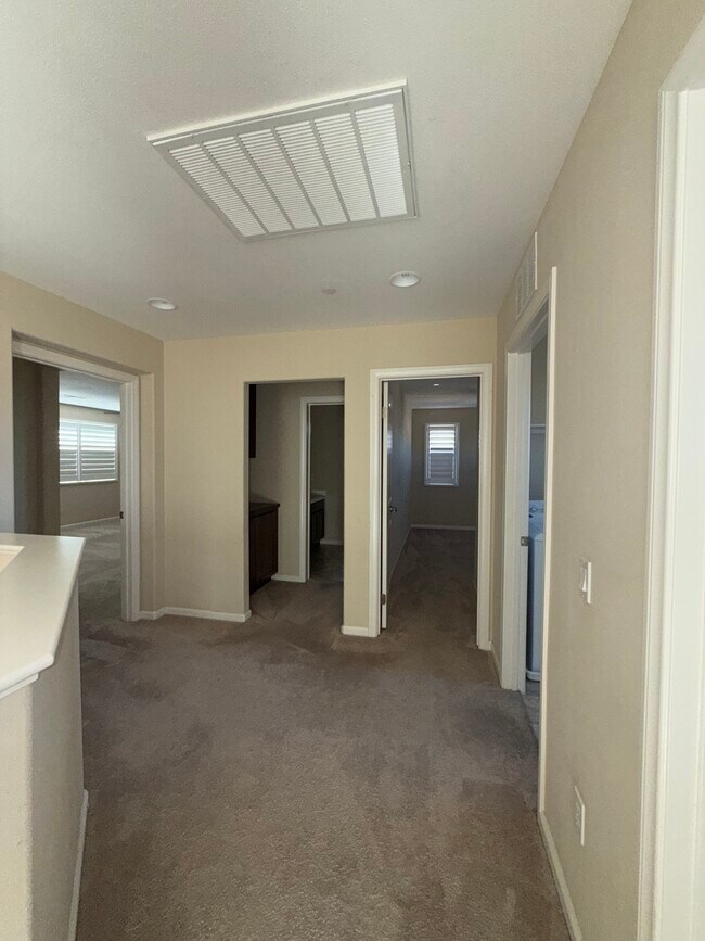 Building Photo - Chervil Way