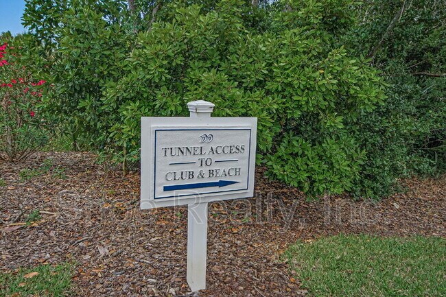 Building Photo - 425 N Ocean Grande Dr
