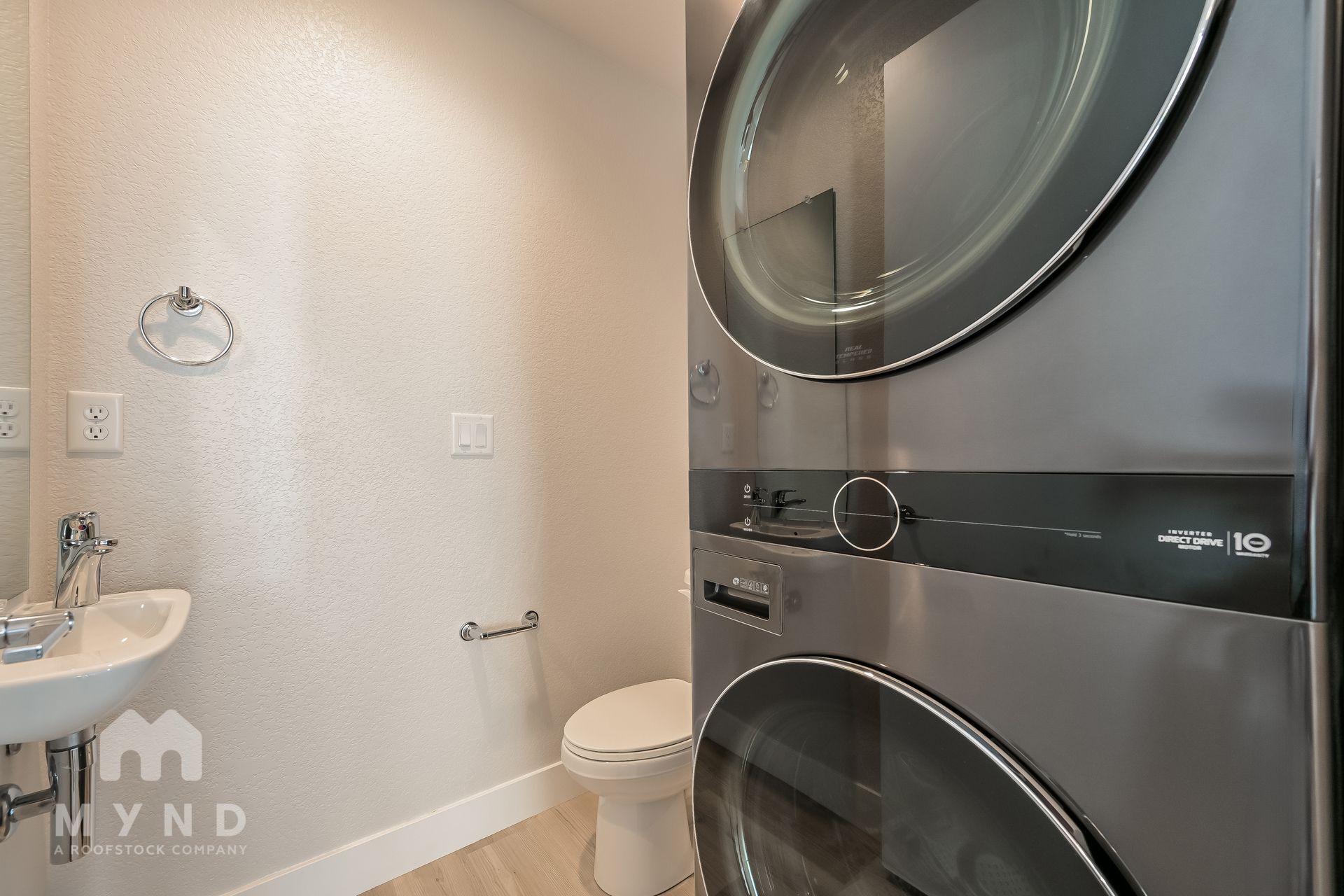 Building Photo - 1079 Chase St