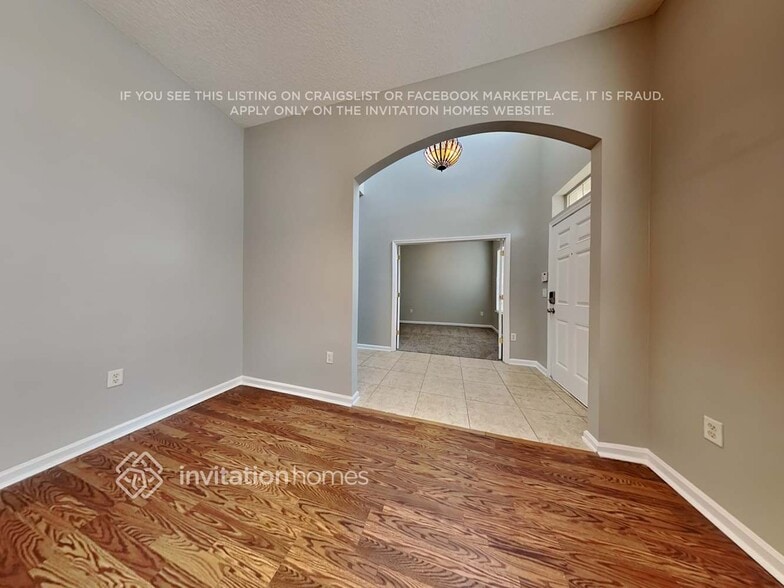 Building Photo - 216 N Hidden Tree Dr