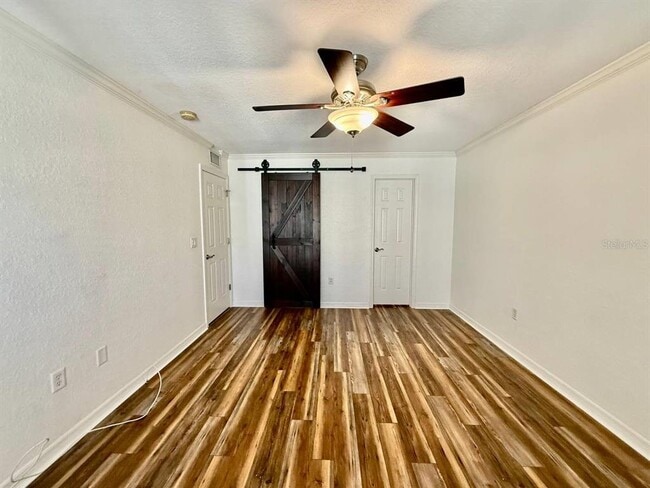 Building Photo - 704 Lyndhurst St