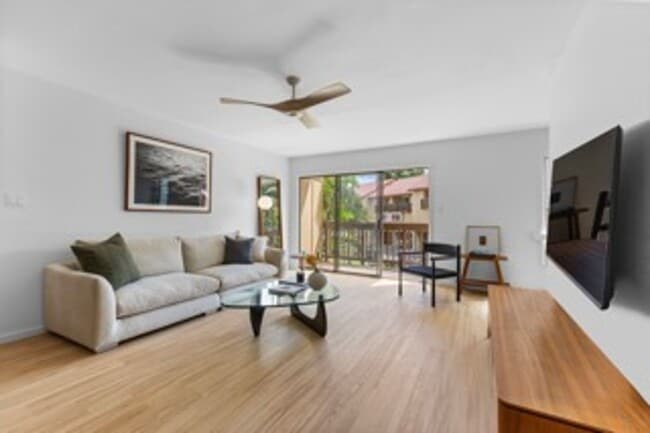 Building Photo - Windward Estates #M102