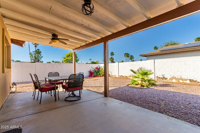 Building Photo - 5302 E Blanche Dr