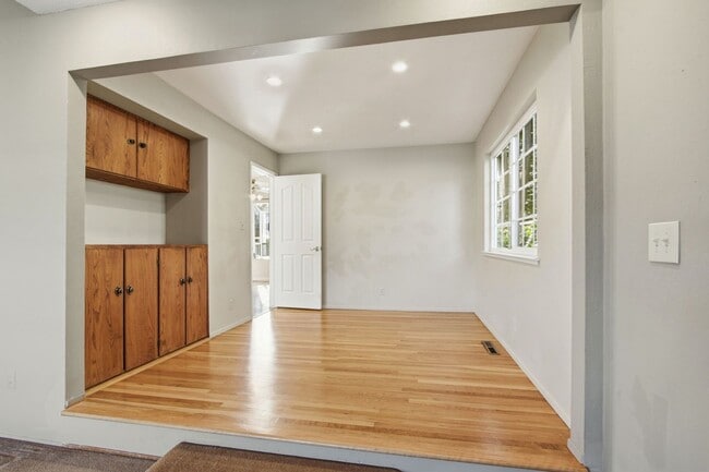 Building Photo - 6137 Banner Dr