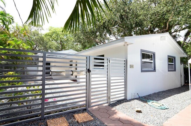 Building Photo - 3050 Virginia St