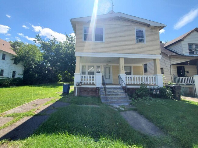 Building Photo - 12010 Griffing Ave