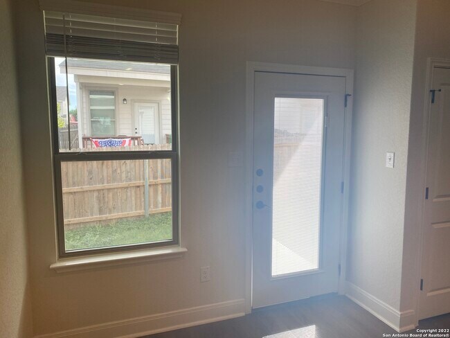 Building Photo - 10312 Lynwood Crk