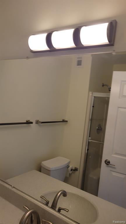 Building Photo - 2445 Riverside Dr