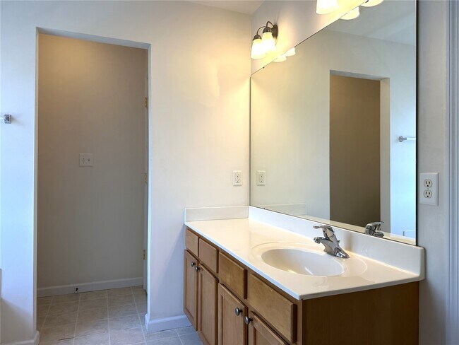 Building Photo - 207 Shady Rock Ln