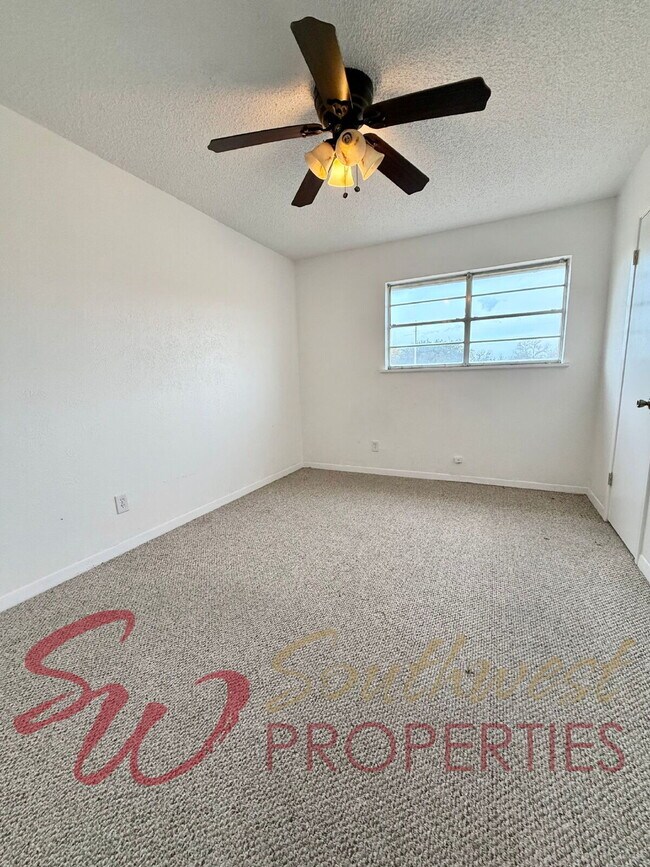 Building Photo - Well maintained 3 bedroom, 2 bathroom in the country