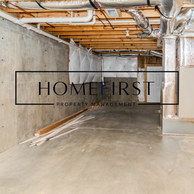 Building Photo - 112 Newport Ln
