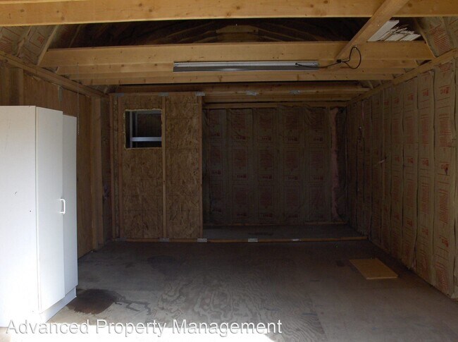 Building Photo - 3 br, 2 bath House - 18244 Alps St.