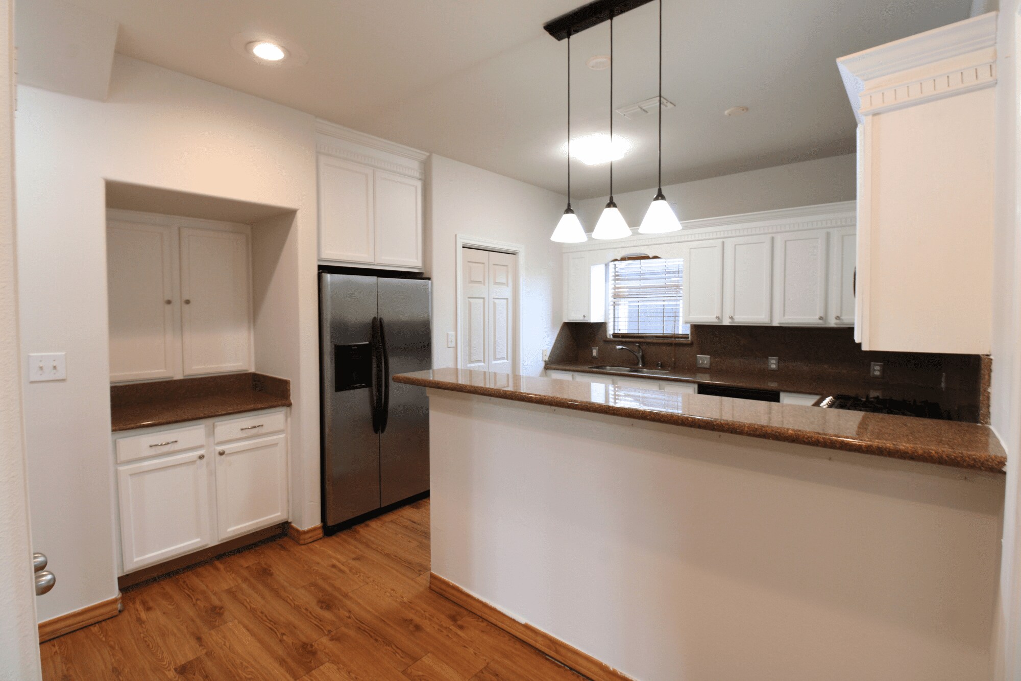 Building Photo - 2445 Monarch Dr