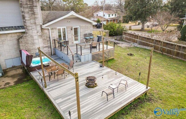 Building Photo - 7600 Teal Dr SW