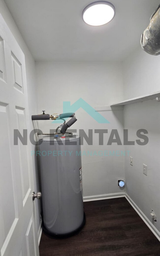 Building Photo - 2559 Green Oaks Ct SE