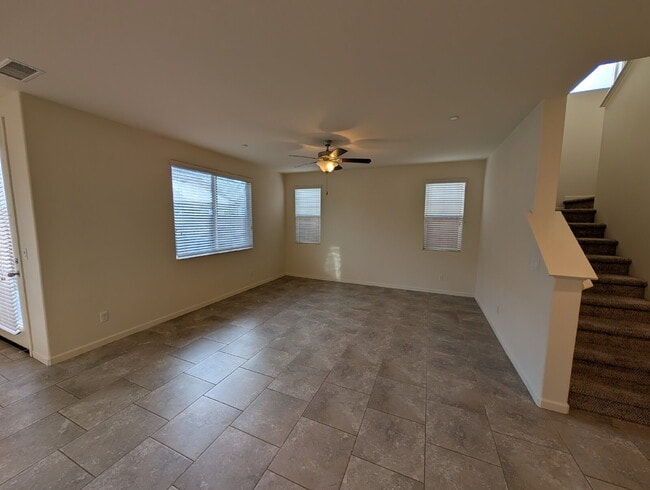 Building Photo - "Spacious 4-Bed Home with 2.5 Baths in Charming Clovis Locale – 1945 Sq. Ft. of Comfort!"
