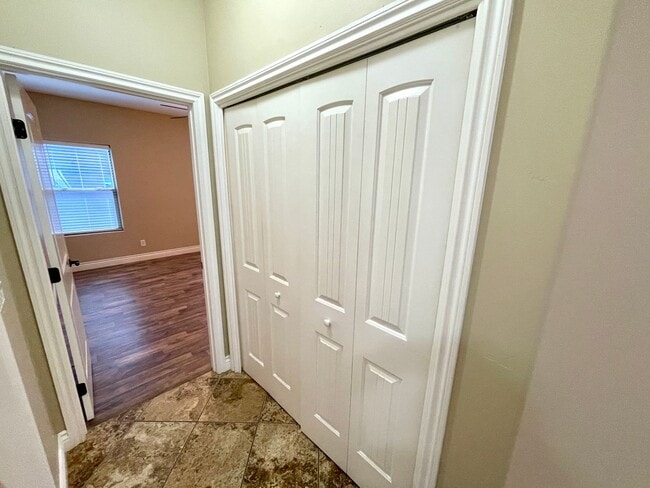 Building Photo - Elegant 3 Bedroom, 2 bathroom Home in Legacy Ranch Neighborhood in Central Kingman!