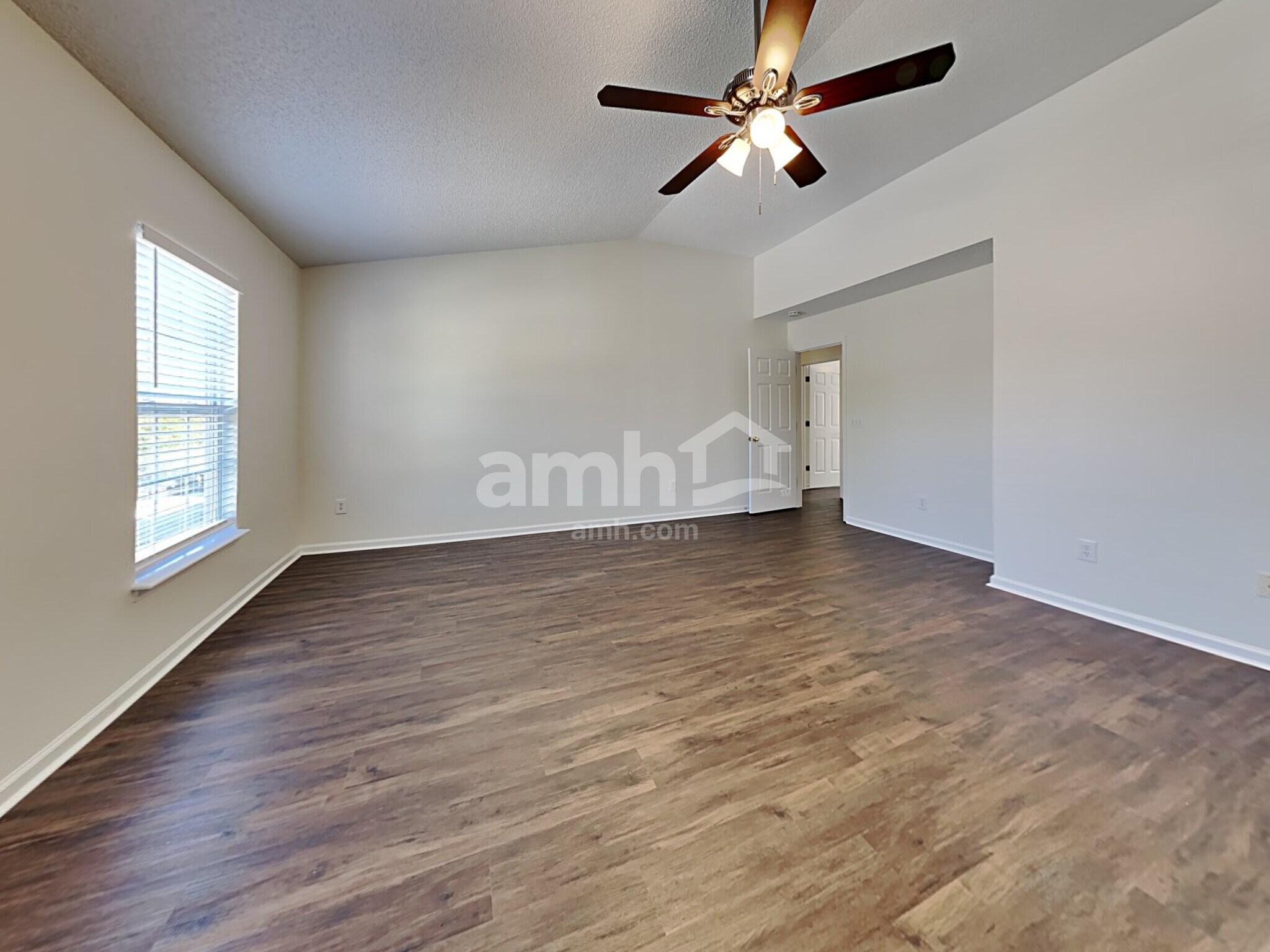 Building Photo - 5069 Thornton Dr