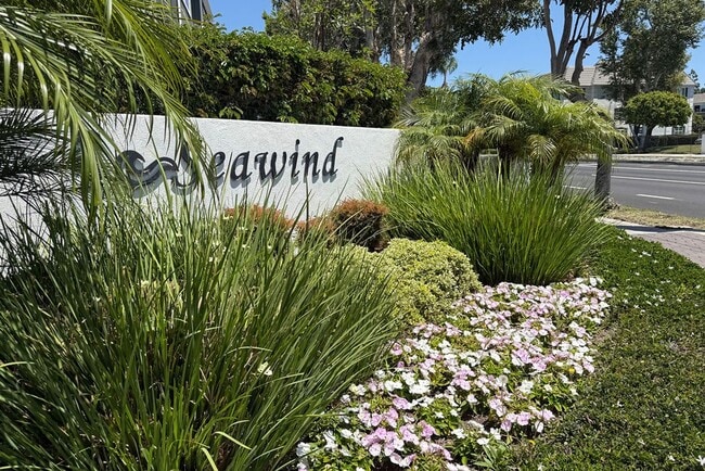 Building Photo - End-Unit Townhouse in Prime Newport Beach ...