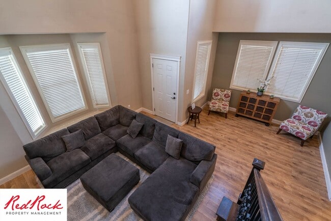 Building Photo - 3 Bedroom Furnished Home in Hidden Valley ...