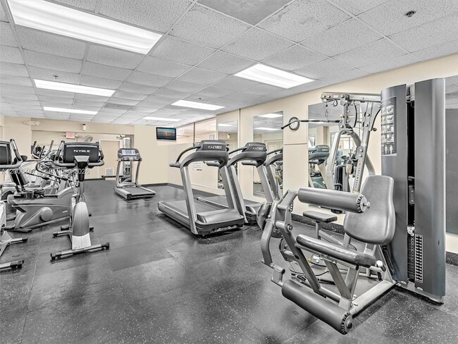 Building Photo - 9340 Lagoon Pl