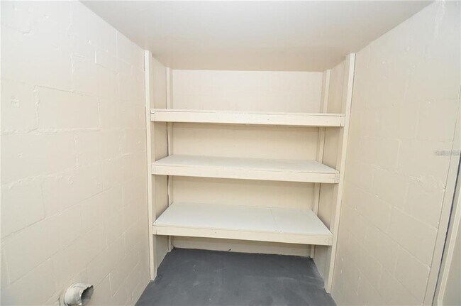 Building Photo - 108 Pike St