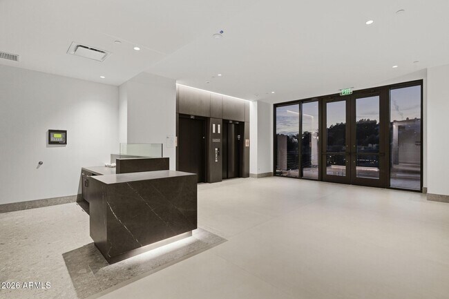 Building Photo - 4849 N Camelback Rdg Dr