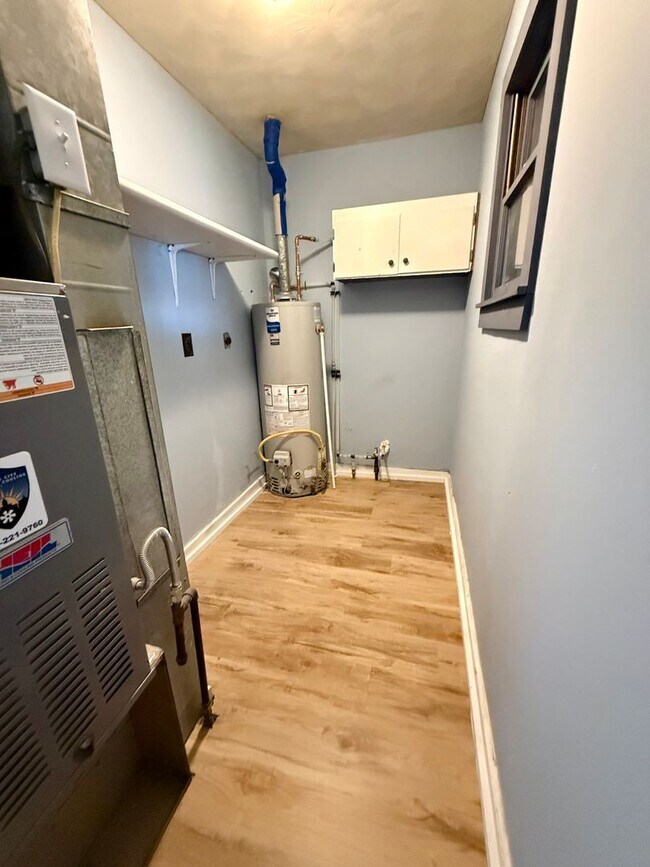 Building Photo - Single Family Home