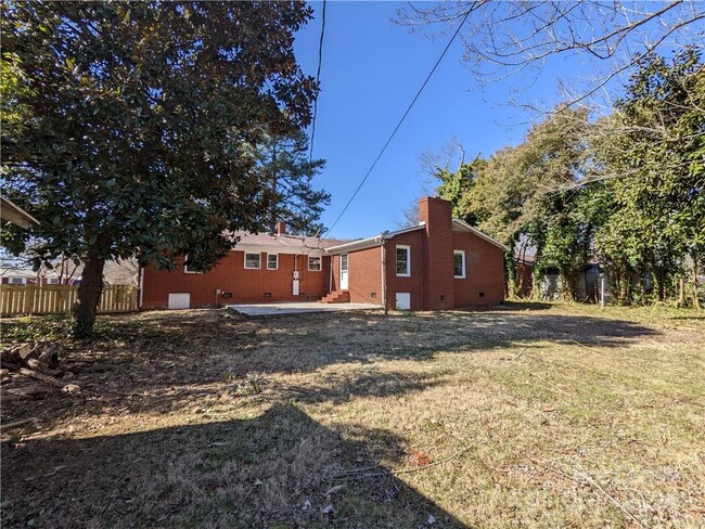 Building Photo - 354 Fieldstone Rd