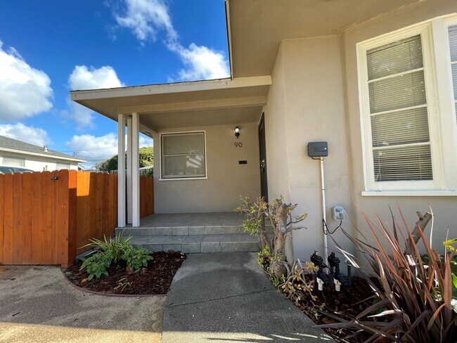 Building Photo - 86-90joanne