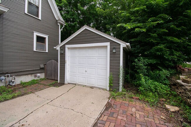 Building Photo - Rare opportunity in the St. Mary's neighborhood!