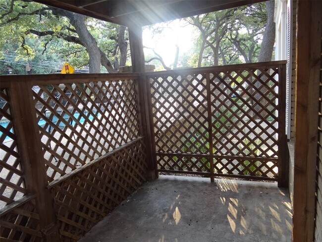 Building Photo - 912 E 32nd St