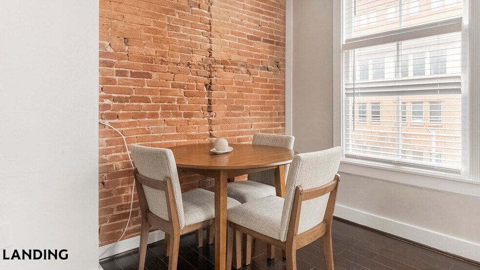 Building Photo - 617 W Lexington St