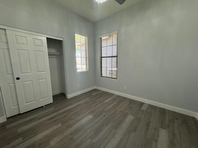Building Photo - BEAUTIFUL 4 BEDROOM 2 BATHROOM HOME IN PHO...
