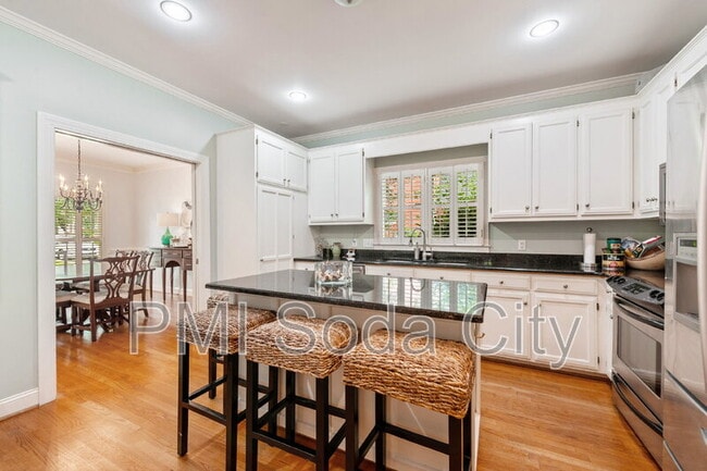 Building Photo - 10 Old Woodlands Ct