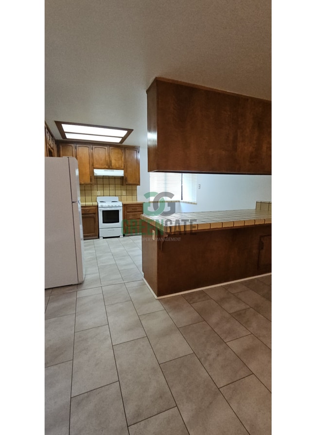 Building Photo - 3509-3511 Dragoo Park Dr.