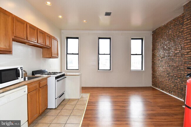 Building Photo - 2408 N Charles St