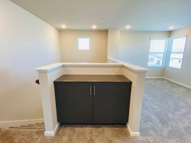 Building Photo - COMING SOON! $2,750 Ashlan & Highland, 4 B...