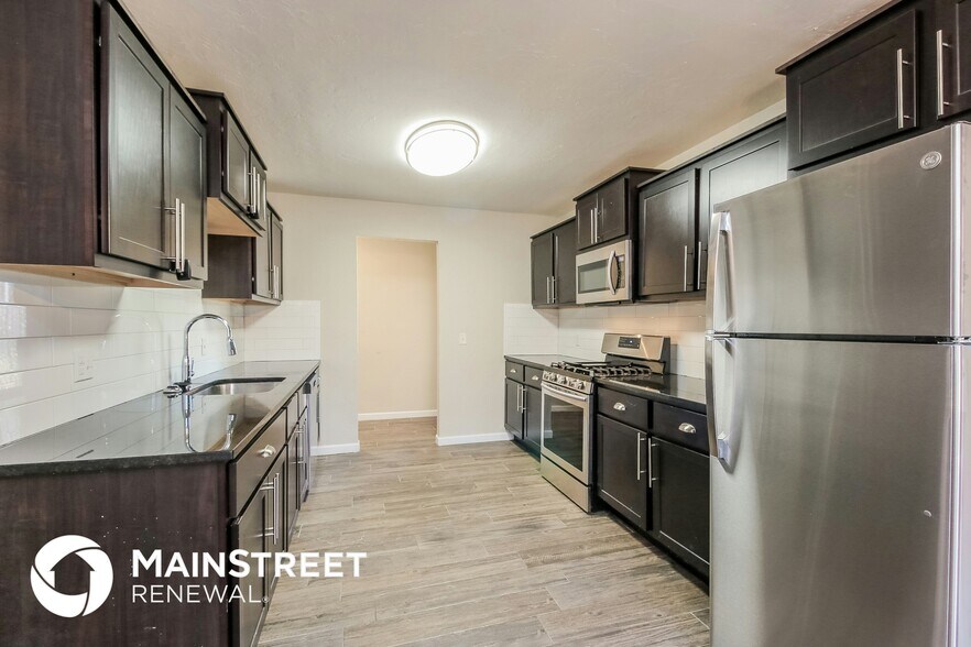 Building Photo - 8716 Tracy Dr