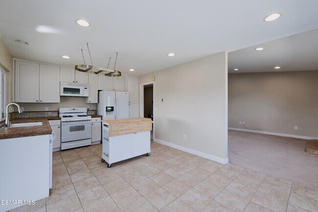 Building Photo - 4019 Mayfield St