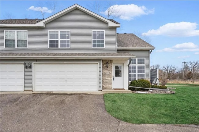 Building Photo - 635 Meadow Ln